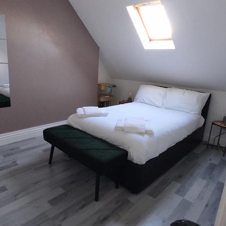 Casa Jimenez - Close To Town With Shared Bathroom Cardiff Esterno foto